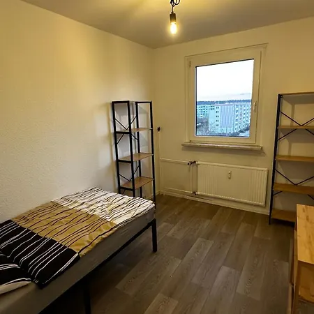 13 3br R&p Living Halle (Saale)