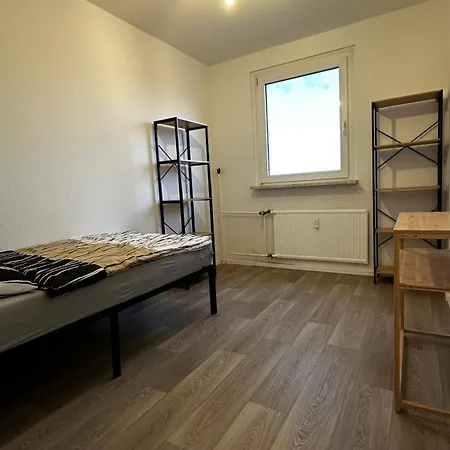 13 3br R&p Living Halle (Saale)