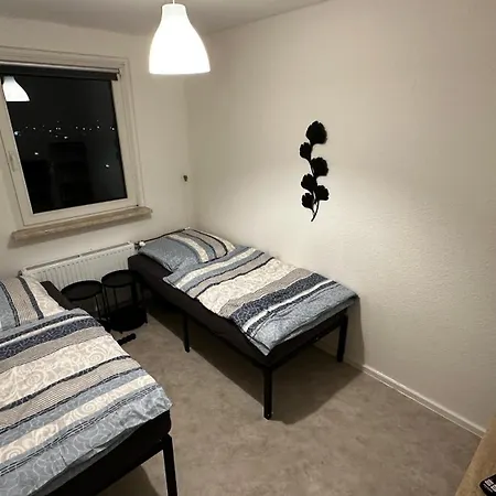13 3br R&p Living Apartment Halle (Saale)