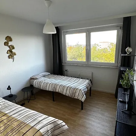 13 3br R&p Living Apartment