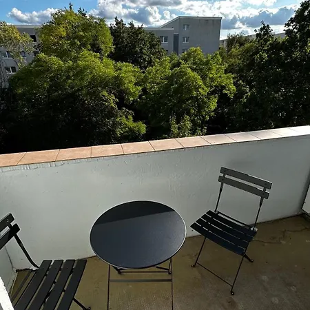 13 3br R&p Living Apartment *