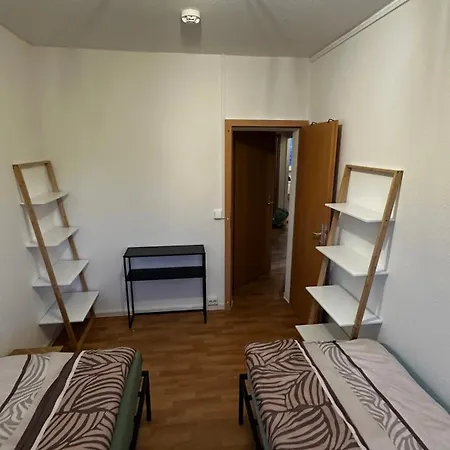 13 3br R&p Living Apartment Halle (Saale)