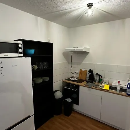 13 3br R&p Living Apartment Halle (Saale)